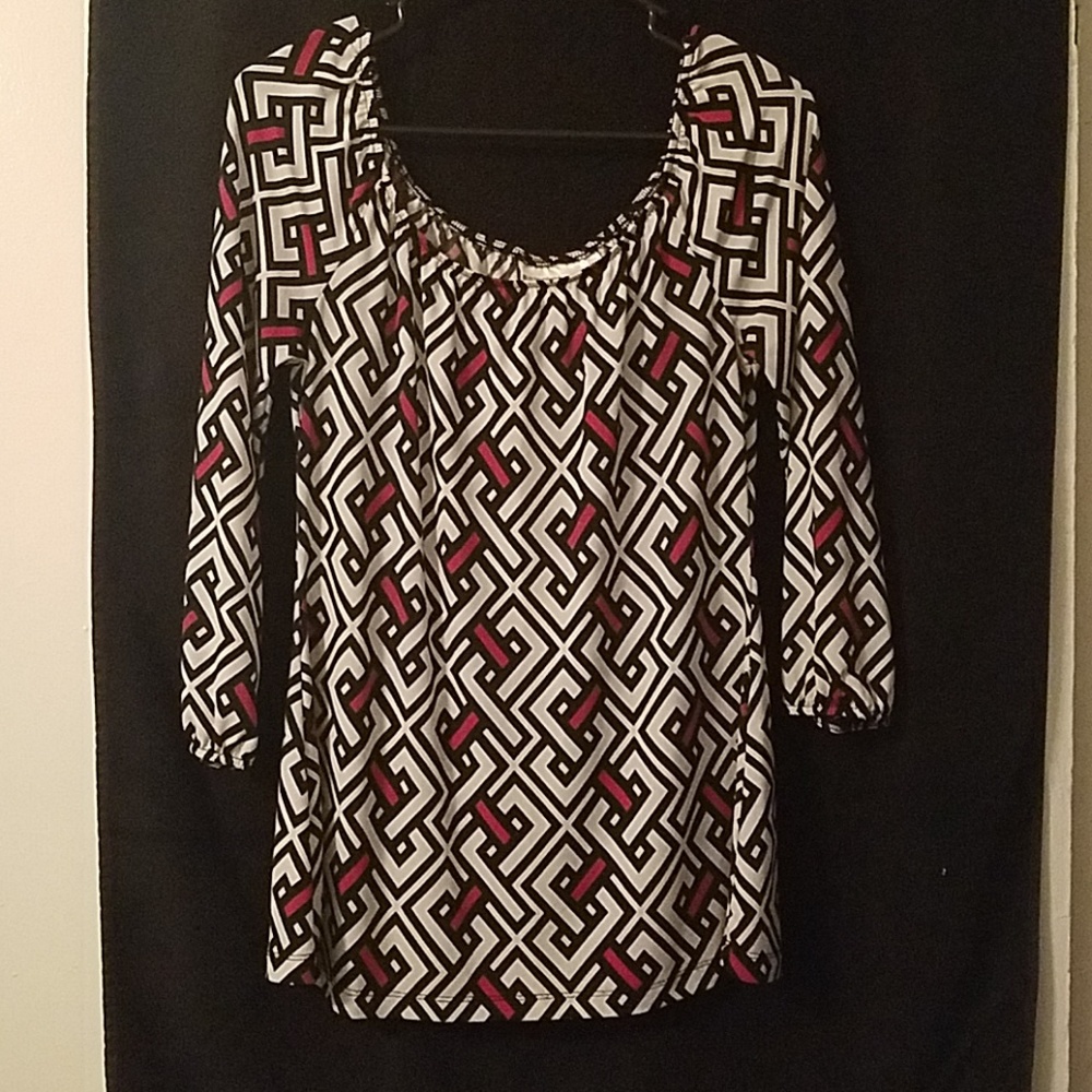 Black White And Fucia top